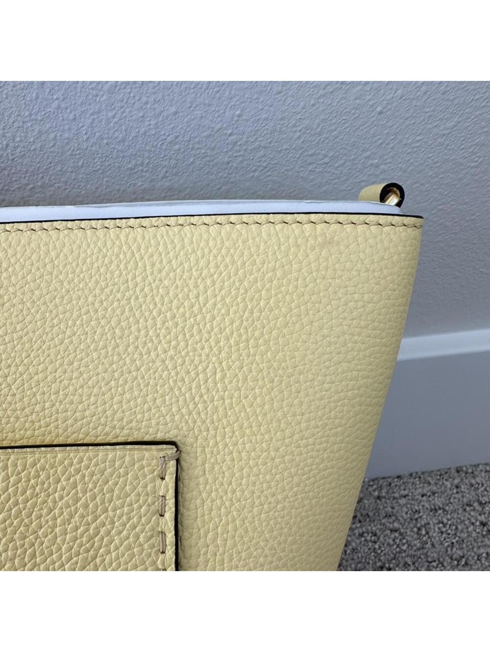 Tory Burch McGraw Leather Bucket Bag Vintage Yellow NWT FLAW - Picture 8 of 9
